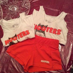 Hooters uniform